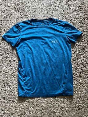 American Eagle Outfitters Men’s Blue Performance Tech Crew T-Shirt - XS